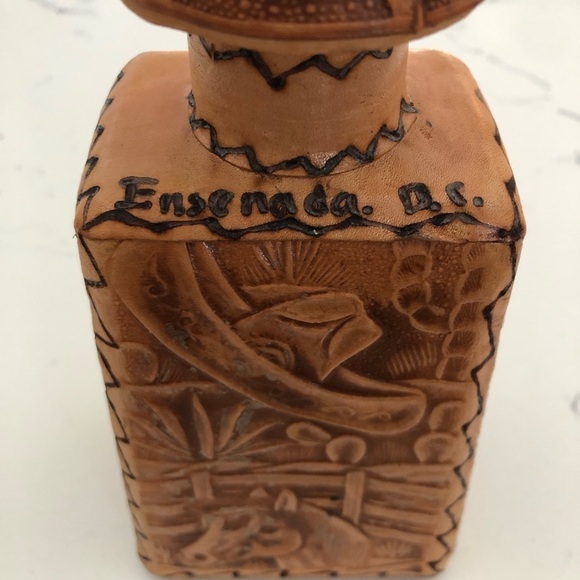 Vintage Hand Tooled Leather Covered Liquor Decanter~Mexico - Picture 11 of 13